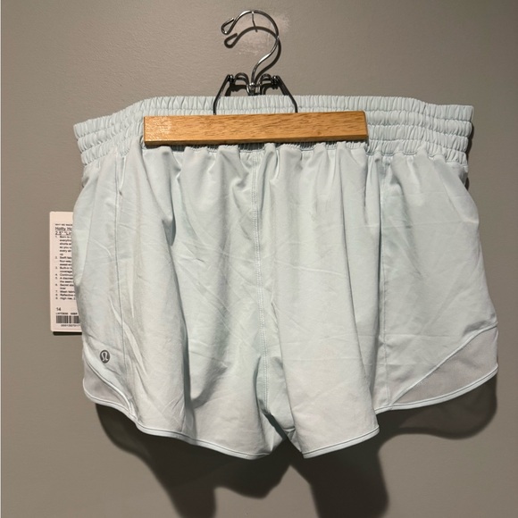 Lululemon Hotty Hot HR Short 2.5" Lined - Picture 4 of 4